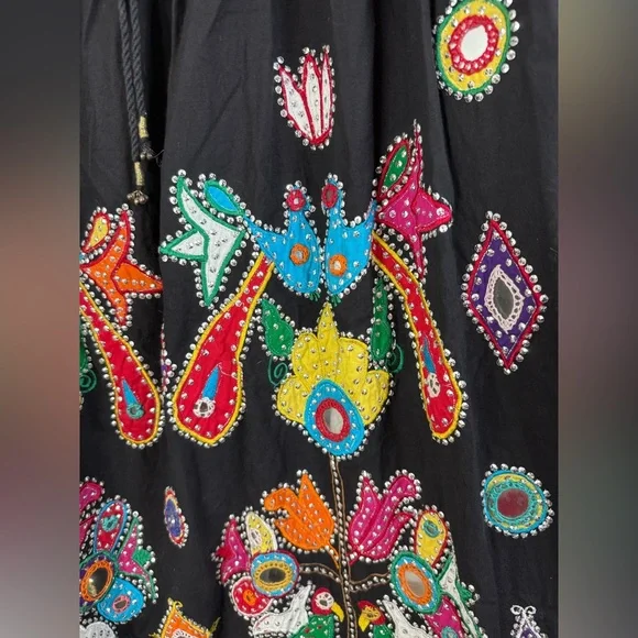 Destination Other vintage embroidered and mirrored folk art midi/maxi skirt L - Picture 3 of 8